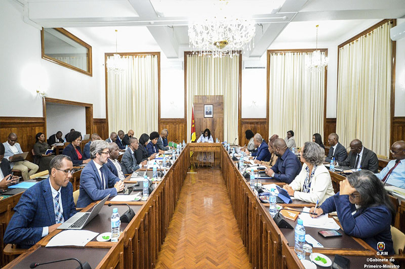 CIADAJ Aborda Desafios e Oportunidades para Jovens em Sessão Plenária