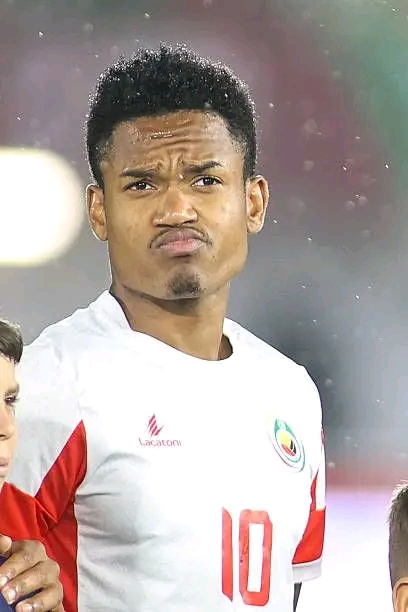 GENY CATAMO NO RADAR DO LIVERPOOL E WEST HAM