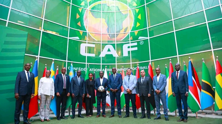 CAF REÚNE-SE COM OS ANFITRIÕES EM KAMPALA PARA DISCUTIR O CAN 2027
