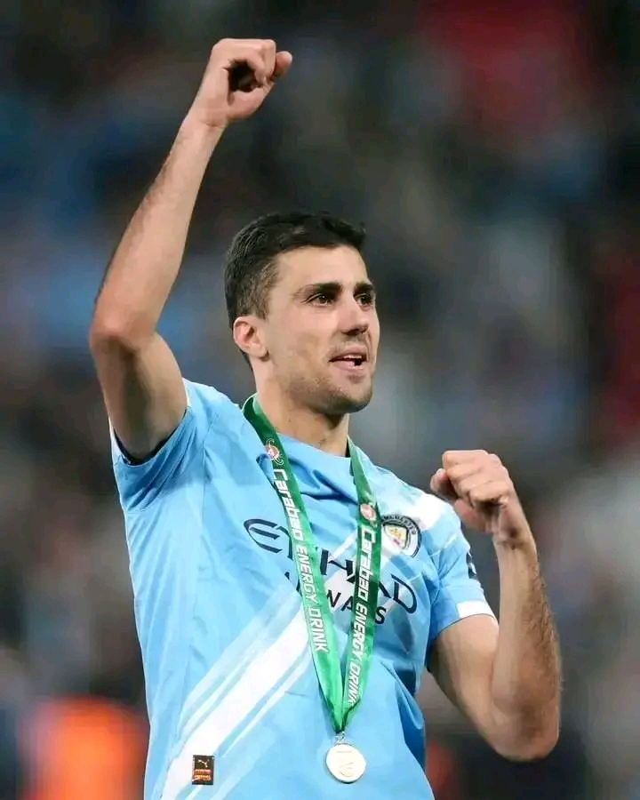 REAL MADRID TRAVA CONDIÇÕES DURAS PARA TENTAR TIRAR BOLA DE OURO DO CITY