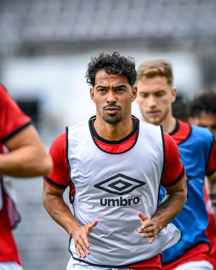 DIOGO CALILA FOI TITULAR NO EMPATE DA SANTA CLARA NA CASA DO AROUCA (2-2)