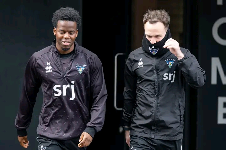 DUNFERMLINE SEGUE PARA AS MEIAS-FINAIS